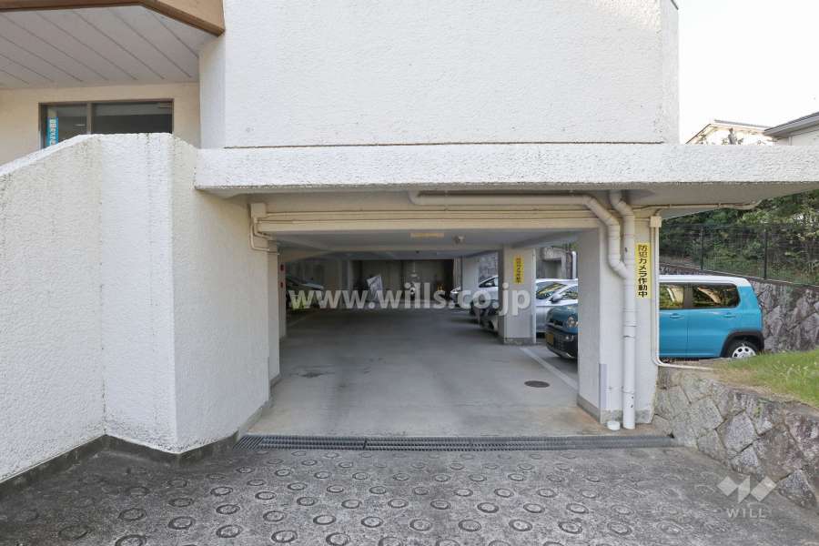 駐車場出入り口