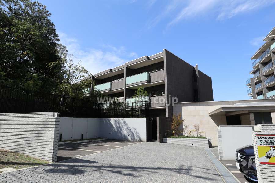 アネシア八事緑ヶ岡の外観（南東側から）