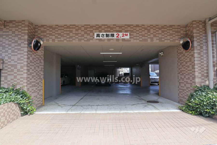 駐車場出入り口