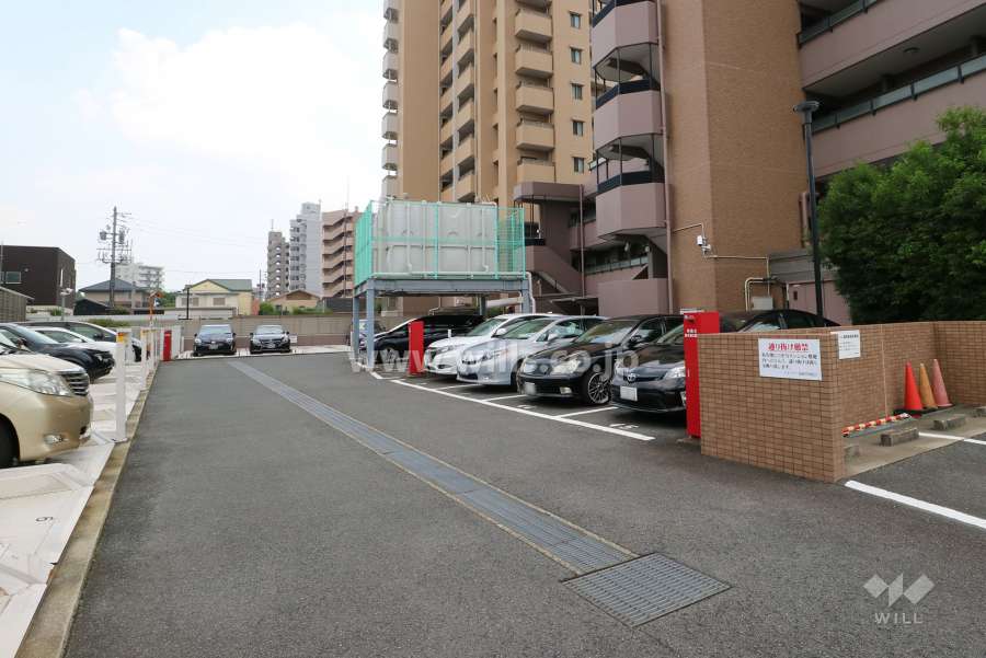 敷地内駐車場（屋外平面式）