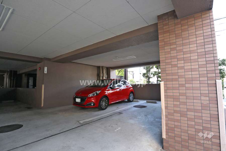 敷地内駐車場（屋内平面式）