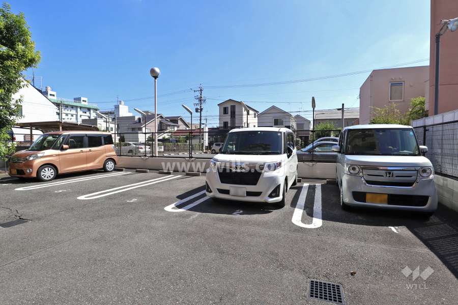敷地内駐車場（屋外平面式）