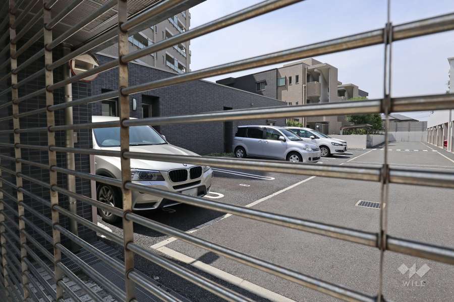 敷地内駐車場（屋外平面式・屋内平面式）