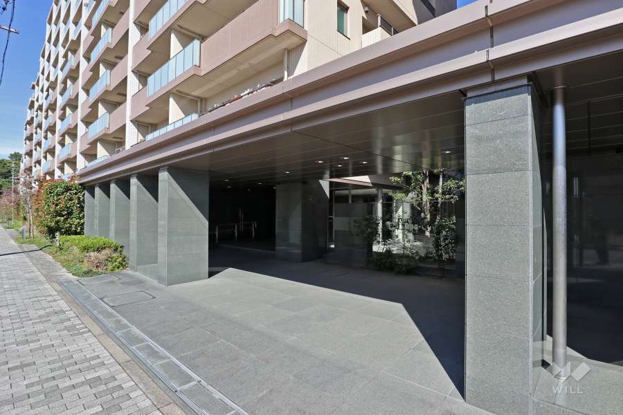 南側エントランス