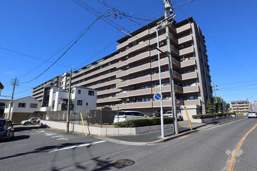 ファミール庄内通の外観（南東側から）