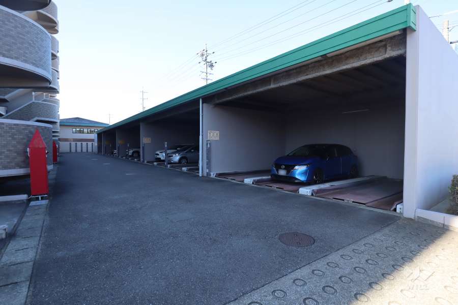 敷地内駐車場（屋内機械式）