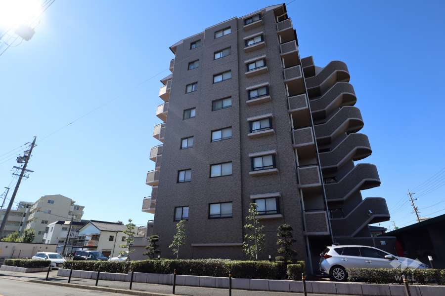 ファミール庄内通の外観（北東側から）