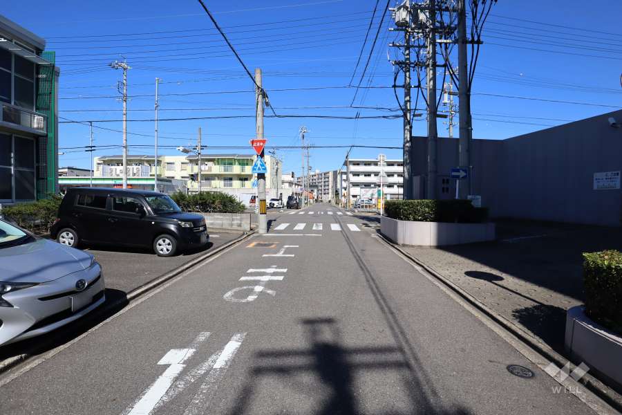 敷地北西側の前面道路