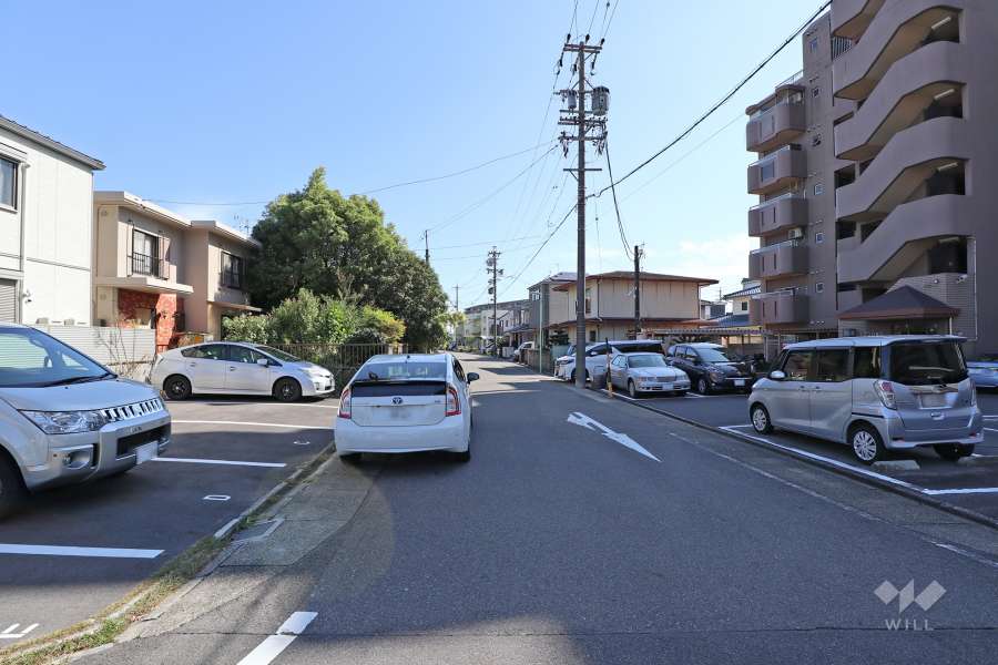 敷地北側の前面道路