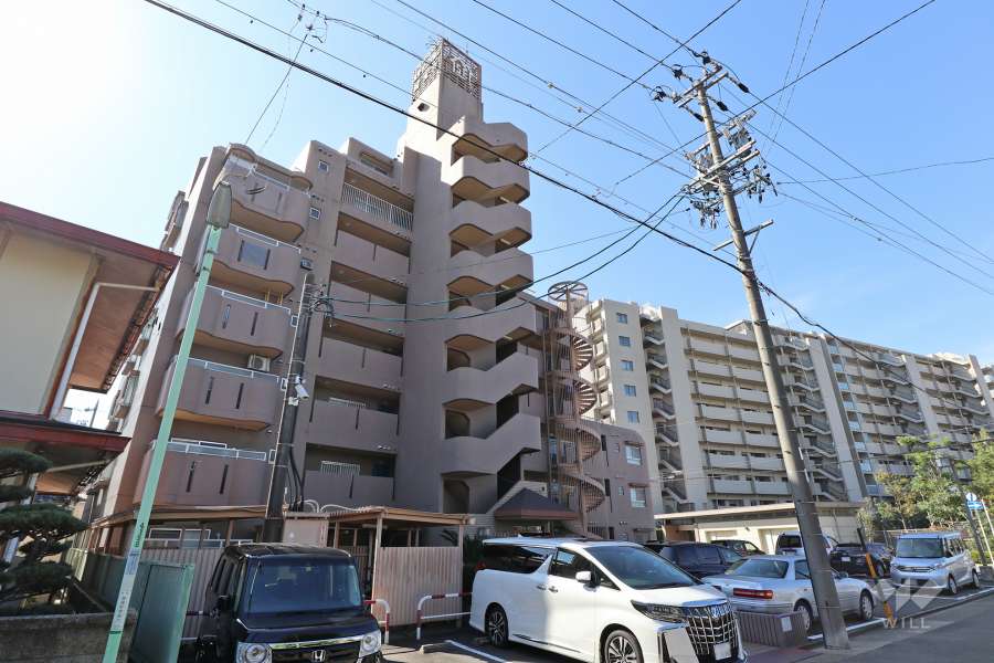 真栄マンション稲生町の外観（北東側から）