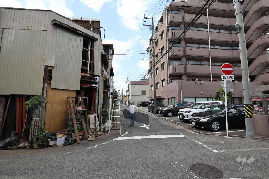敷地東側の前面道路
