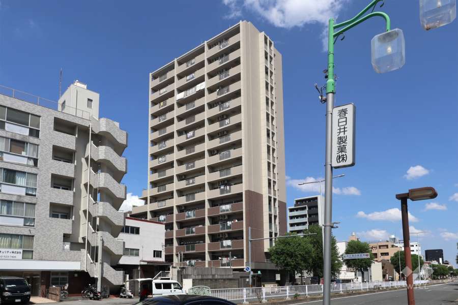 ロイヤルクレスト浅間町の外観（南東側から）