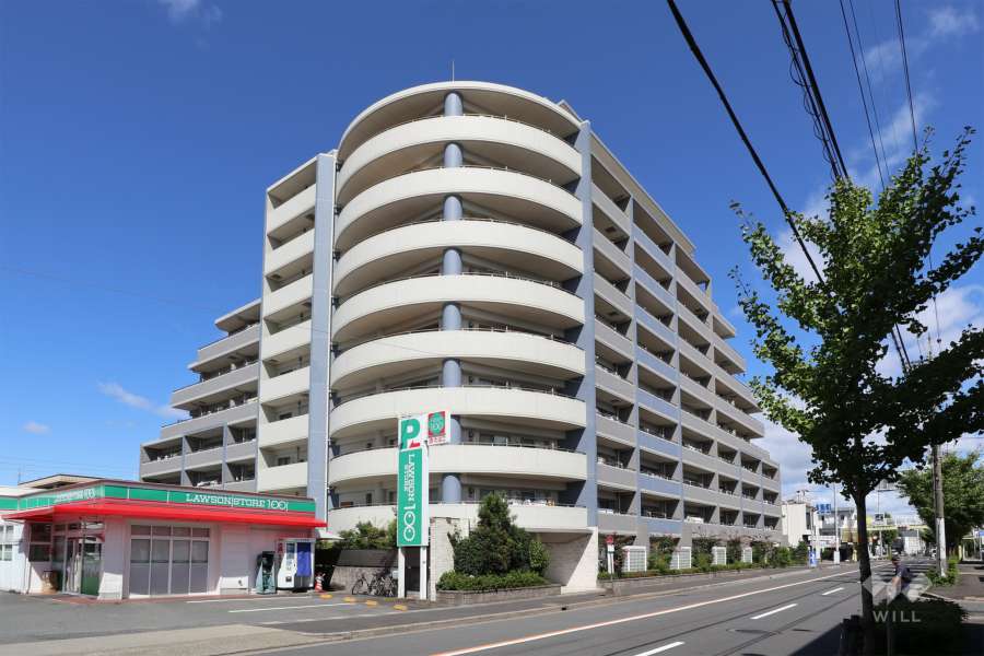 ファミリアーレ庄内緑地公園の外観（南側から）