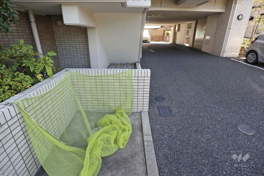 敷地北側の前面道路
