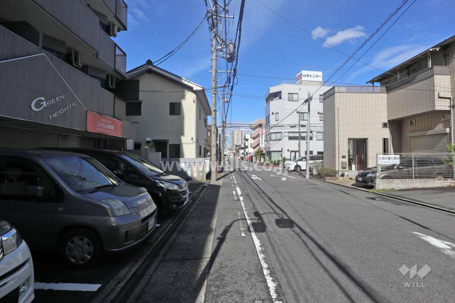 敷地北側の前面道路