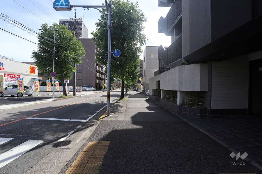 敷地北側の前面道路
