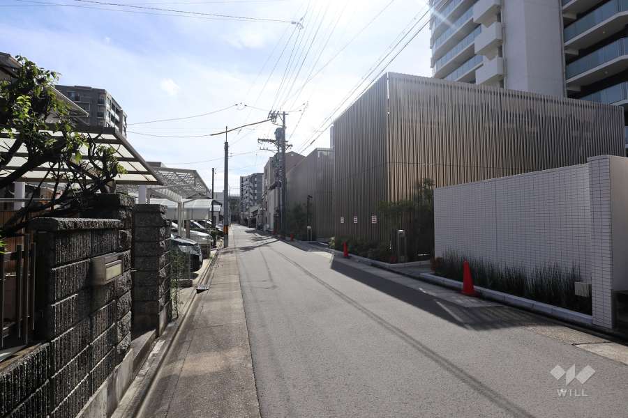 敷地北側の前面道路