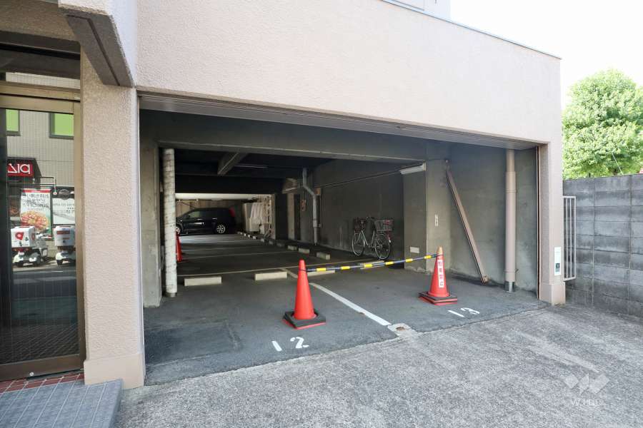 敷地内駐車場（屋内平面式）