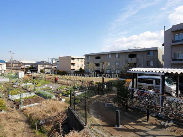 敷地の北側には公園があります。