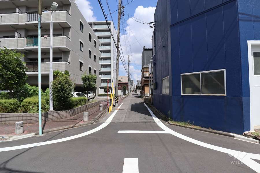 敷地東側の前面道路