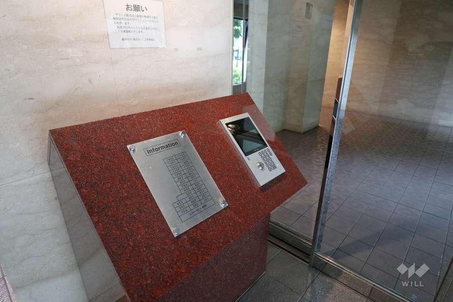 オートロックの操作盤、案内板