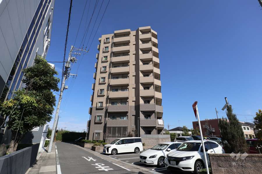 ラヴィエール上小田井の外観（南西側から）