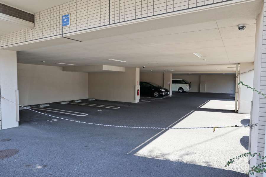 敷地内駐車場（屋内平面式）