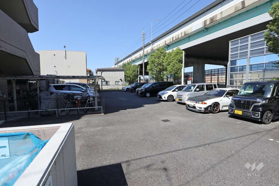 敷地内駐車場（屋外平面式）