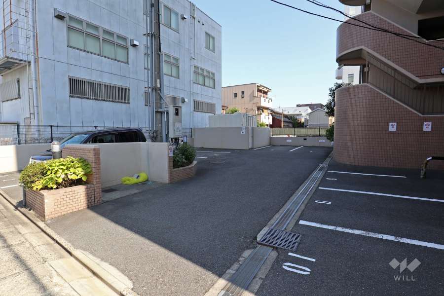 敷地内駐車場（屋外平面式）
