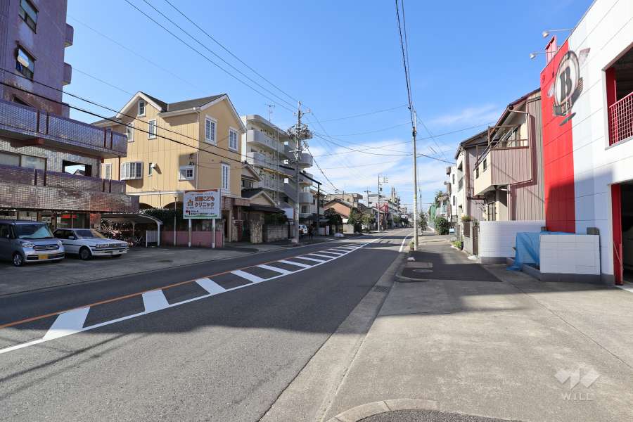 敷地北側の前面道路