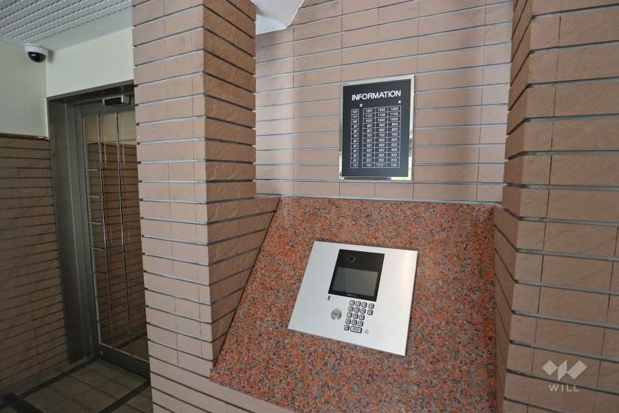 オートロックの操作盤、案内板