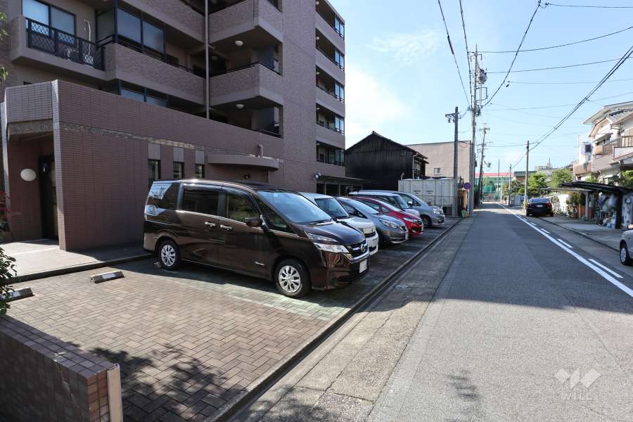 敷地内駐車場（屋外平面式）