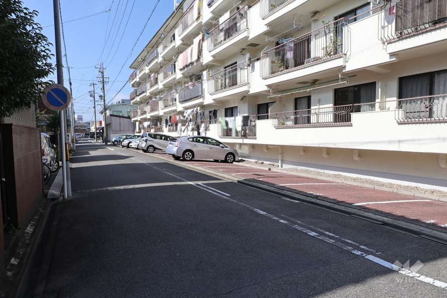 敷地内駐車場（屋外平面式）