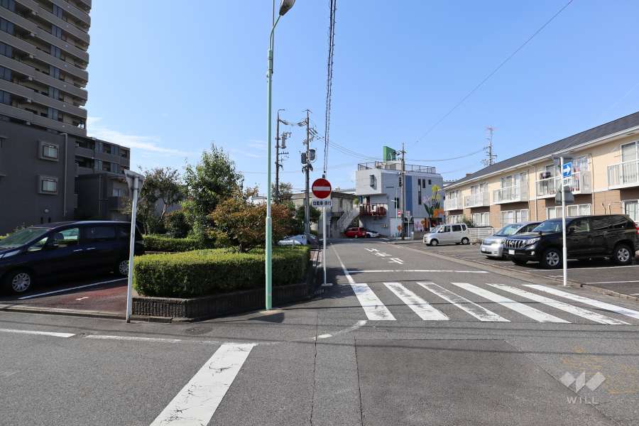 敷地北側の前面道路