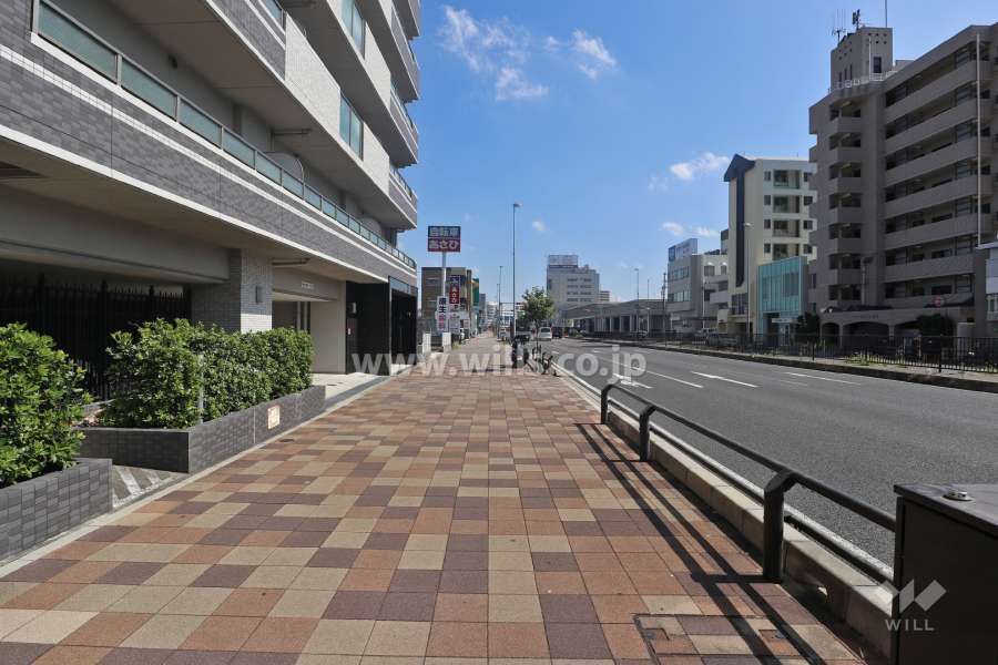 敷地東側は国道22号に面しています。