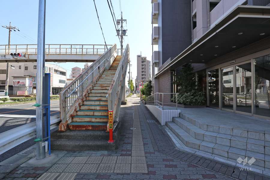 敷地北側の前面道路