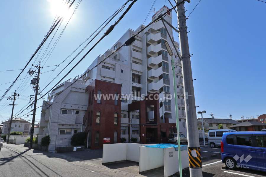 ホワイトキャッスル上小田井の外観（北東側から）