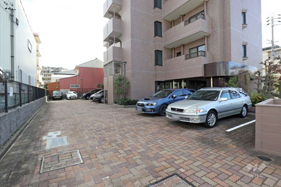 敷地内駐車場（屋外平面式）