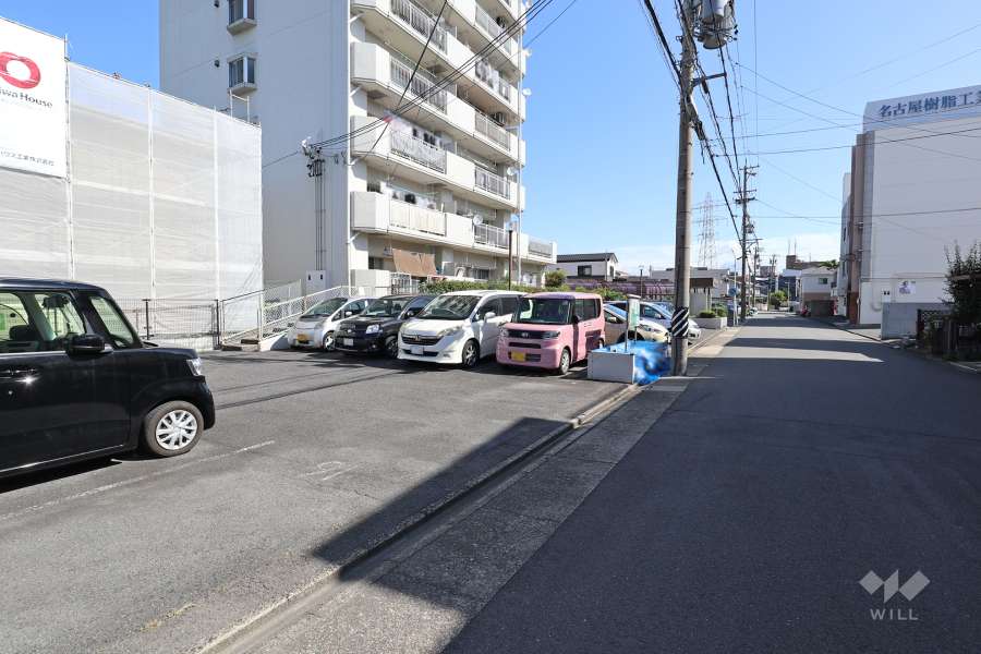 敷地内駐車場（屋外平面式）