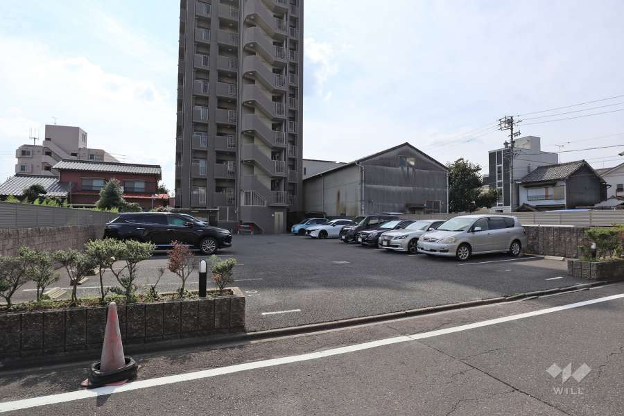 駐車場出入り口・敷地内駐車場（屋外平面式）