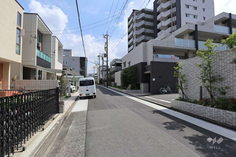 敷地北側の前面道路