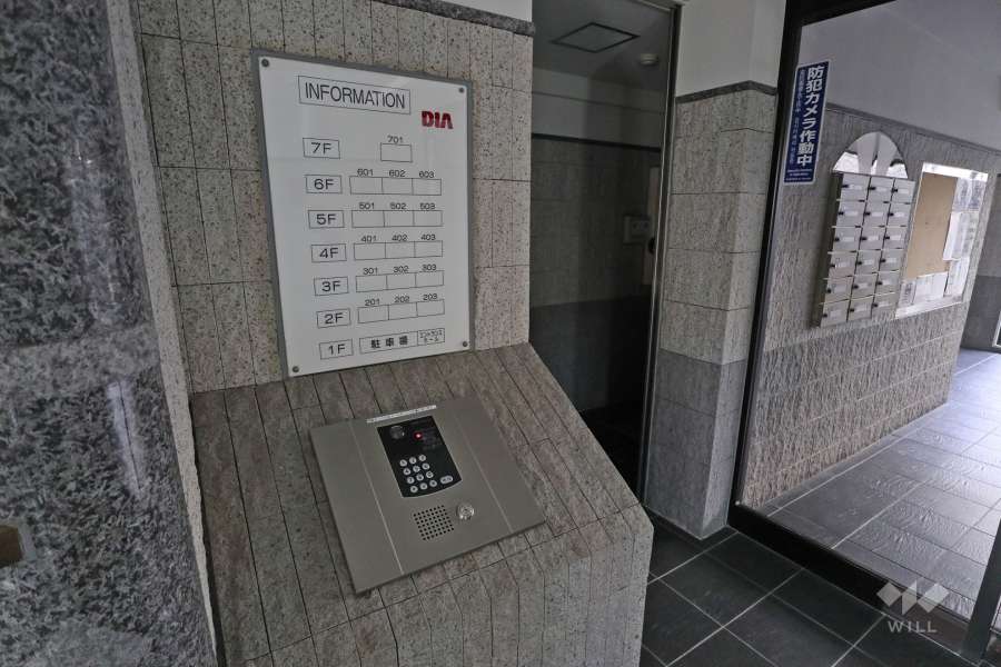 オートロックの操作盤、案内板