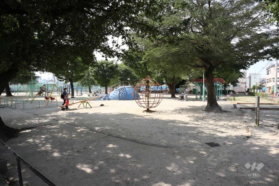 敷地に隣接する、『上名古屋公園』