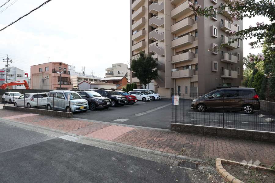 駐車場出入り口・敷地内駐車場（屋外平面式）