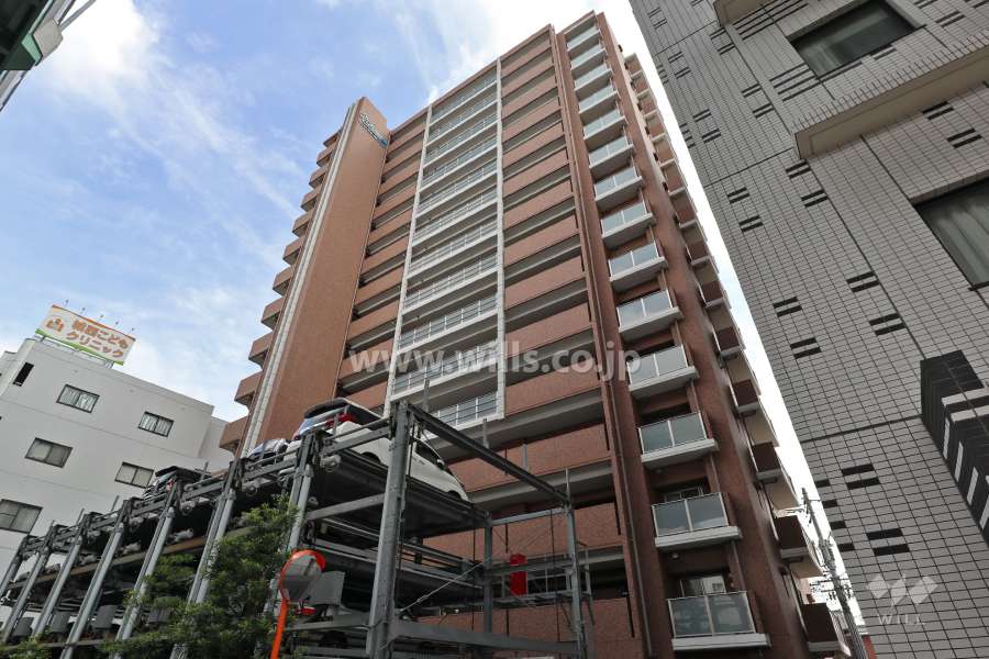 プレサンスロジェ浄心駅前の外観(西側から)