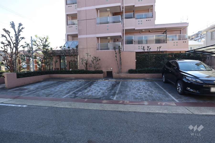 敷地内駐車場（屋外平面式）