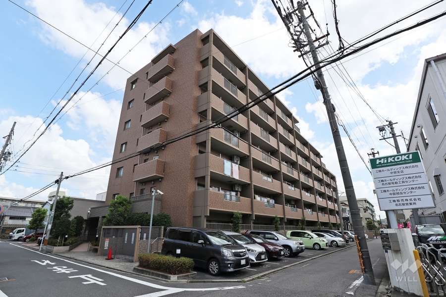 ロイヤルマンション則武新町の外観（南西側から）