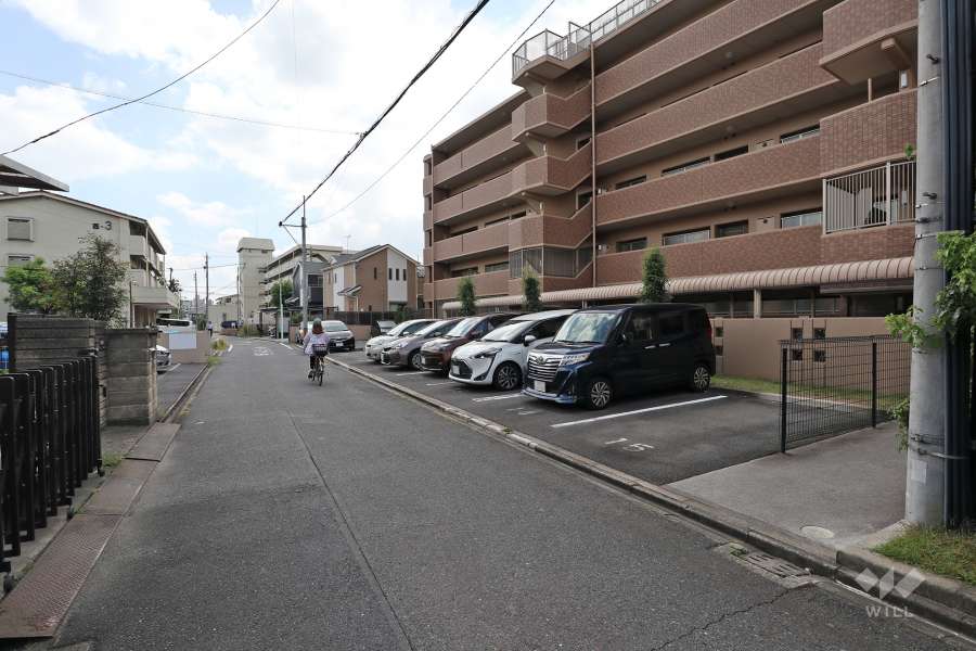 敷地内駐車場（屋外平面式）