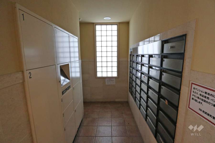 宅配ボックスと共用ポスト