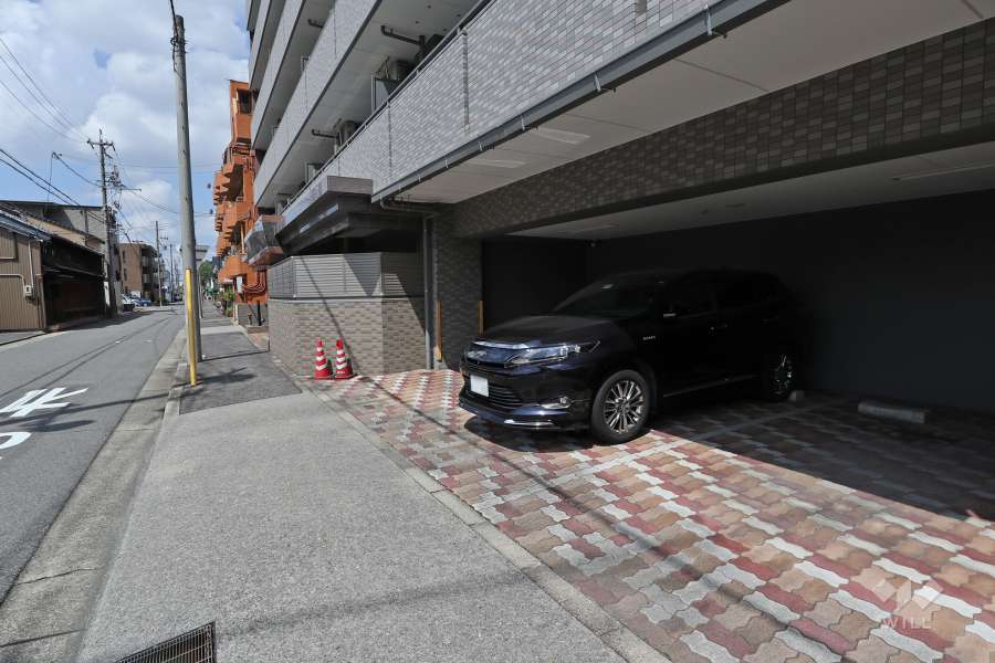 敷地内駐車場（屋内平面式）